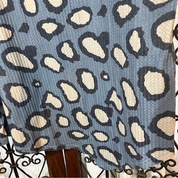 Umgee Blue and Cream Leopard Print Long Sleeve Top - Picture 2 of 5